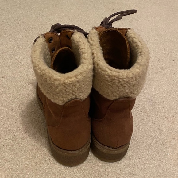 🟤 Brown Suede Boots with Fur - Picture 9 of 11